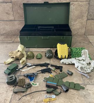 Vintage 1996 Gi Joe Army Military Green Foot Locker Trunk Full Of Accessories