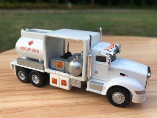 1/87 Custom Peterbilt Fuel & Lube Service Truck Ho