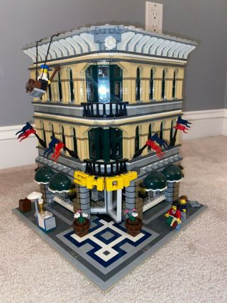 Lego Creator Grand Emporium 10211 (discontinued)