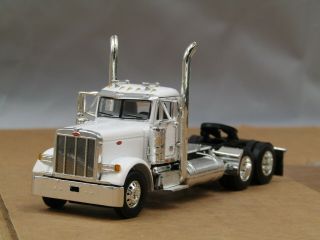 Dcp White Peterbilt 379 Daycab Tractor No Box