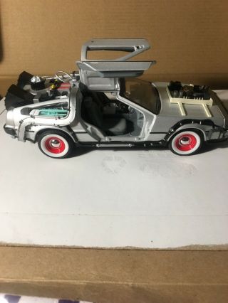Welly 1:24 Delorean Time Machine Back To The Future Part 3 Diecast Model Car