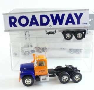 Mack R - Model With 35’ Trailer Roadway Express Inc.  First Gear 1:34 19 - 2280