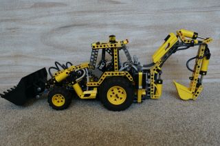 Rare And Complete Lego Technic Pneumatic Back - Hoe (8455) Discontinued In 2003
