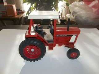 Vintage 1/16 International 886 Farm Toy Tractor Nicely Restored Ertl Diecast