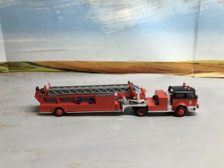 1/87 Ho Scale,  Busch American Lafrance “chicago Fire Dept.  Engine Co.  5”