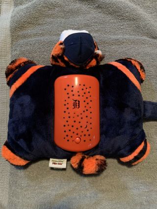 Detroit Tigers Pillow Pets Dream Lites Plush Star Night Light Projector Colors