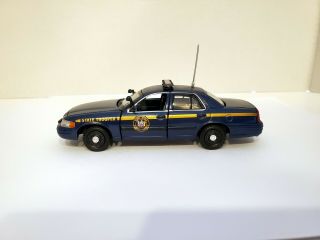 1/43 First Response York State Police 2007 Ford Crown Victoria