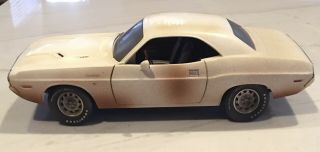 Ertl 1/18 Scale 1970 Dodge Challenger R/t Vanishing Point Dirty Version