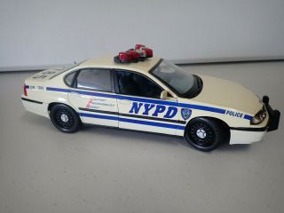 Maisto Nypd 2000 Chevrolet Impala Police Car 1/18 Scale - Barn Find