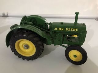 Ertl John Deere Model R Tractor 1/16 Scale Die Cast