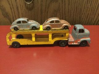 Vintage Tootsie Toy Car Hauler Transport Semi With 2 Vw Beetles 1950’s 9” Long.