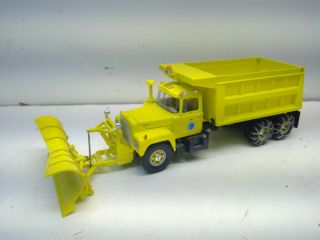 1st Gear 1:34 First Mack R Model York State Thruway Dump Truck Plow 19 - 2409