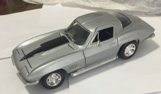 1967 Corvette Stingray (silver) 1:18 Die Cast Ertl American Muscle