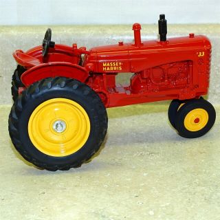 Vintage Ertl Toy Farmer Tractor,  Massey Harris 33,  1987 3