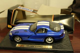 Maisto Special Edition 1:18 Scale Die Cast 1996 Blue Dodge Viper Gts