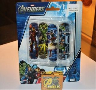 2012 Marvel The Avengers Movie Offic.  Mini Skateboard Toy Set W/magic Towel