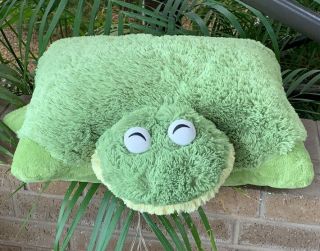 Authentic Pillow Pet Friendly Frog Large 18” Green