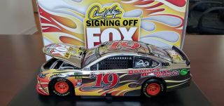 2019 Darrell Waltrip 19 Fox Signing Off Color Chrome 1:24 Action Nascar Mib