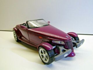 Maisto 1:24 Scale Die - Cast Model Plymouth Prowler Convertible - Purple