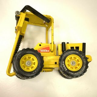 Vintage 1970s Tonka Yellow Pressed Steel Pivoting Forklift - COMPLETE & 2