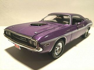 1/24 Scale 1970 Dodge Challenger R/t Hemi 426 Coupe - Plum Crazy Purple Ext/black