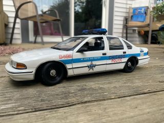 Ut Models 1:18 Die Cast Chevrolet Caprice Chicago Police Department