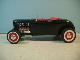 1:18 Scale American Muscle Black 1932 Ford Deuce Hot Rod Diecast By Ertl