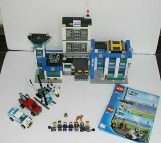 Lego 60047 Lego City Police Station 100 Complete With Mini - Figures And Manuals