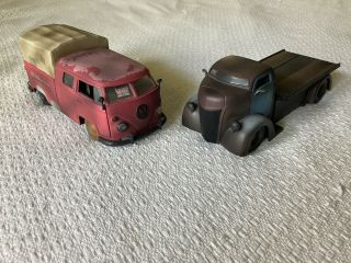 Jada Toys  1:24 Scale Ford Coe & Vw Bus - As Pair