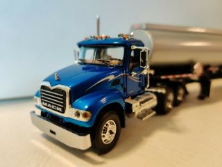 First Gear & Dcp Mack Granite With Silver Heil Tanker Trailer 1:64