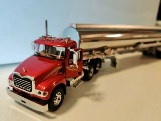 First Gear & Dcp Mack Granite With Chrome Tanker Trailer 1:64