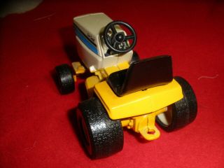 Vintage Scale Models Cub Cadet Lawn Tractor 1/16 scale 2