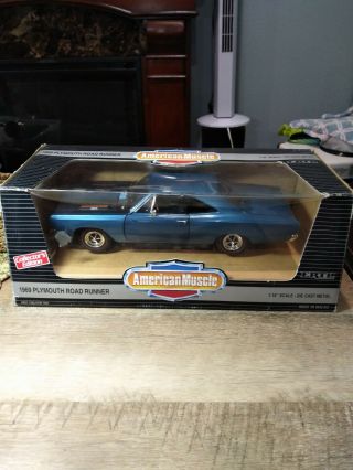 Ertl American Muscle Blue 1969 Plymouth Road Runner 1:18 Scale Diecast Model Car