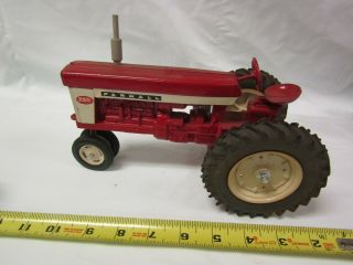 Ertl Farm Toy Tractor 1:16 Scale Farmall 560 Narrow Front Red White