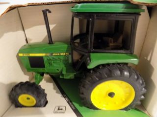 John Deere 2755 Utility Tractor 1:16 Scale Model 5579 Ertl 3