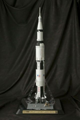 Bandai Apollo 11 & Saturn V Rocket Launch Vehicle 1/144 1st Diecast Model W/box