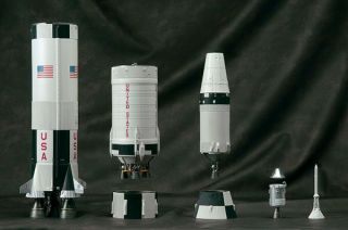 Bandai APOLLO 11 & SATURN V Rocket Launch Vehicle 1/144 1st Diecast Model w/Box 2