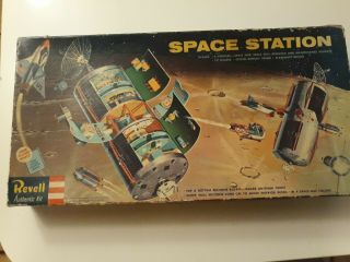 1/96 Revell Space Station -