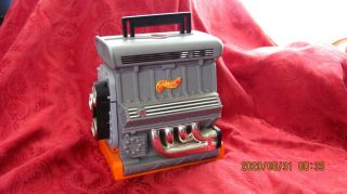 Vintage 1999 Hot Wheels Engine Block Sto - N - Go Race Case Carry 28 Vehicles Mattel
