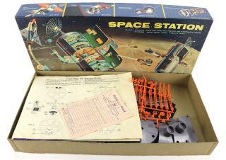 Vintage 1959 Revell Space Station Model Kit H - 1805:498 2
