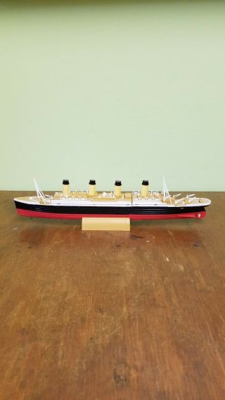 R.  M.  S.  Titanic Submersible Model Ship With Break Apart Feature 16 " Toy