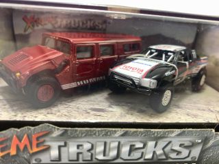 Xtreme Trucks 2 - Car Set - 1:64 Hot Wheels Hummer & Baja Racer
