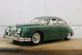 Maisto Jaguar Mark Ii 2 1959 Green Diecast Car 1:18 Scale Loose