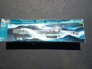 Revell German Submarine Type Viic Wolfpack U - Boat.  Kit 05015 In 1/72 Scale