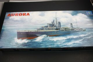 Lee 1/300 Scale Plastic Model Of Hms Aurora British Light Cruiser Motorized