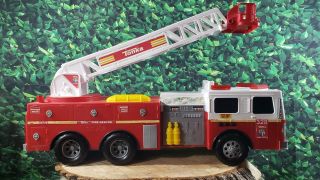 22 " Tonka Rescue Fire Truck 328 Hook & Ladder Lights/sound Hasbro 2010