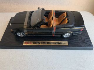 Maisto BMW 325i Special Edition Black 1:18 Scale 3