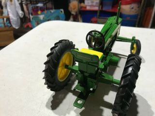 ERTL John Deere Model 520 Diecast Tractor 1:16 Green 3