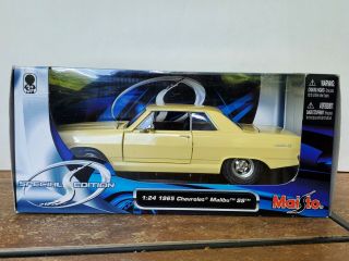 Maisto 1965 Chevy Chevelle Malibu Ss 1:24 Scale Diecast Model Car Yellow