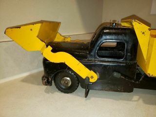 VINTAGE STRUCTO PRESSED STEEL HYDRAULIC LOAD AND DUMP TRUCK 25 